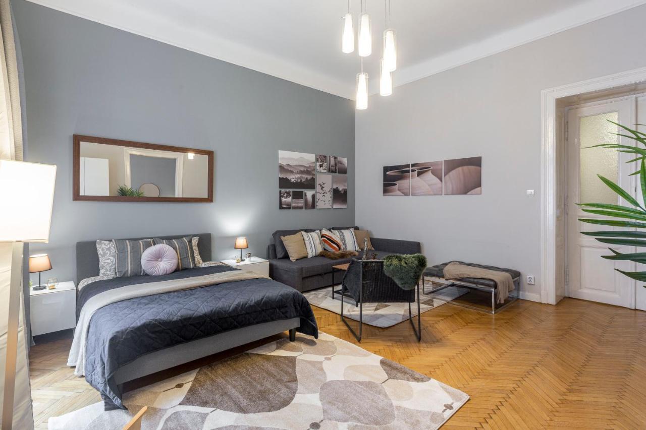 Spacious & Cozy Downtown Apartment With Balcony Budapest Exterior foto