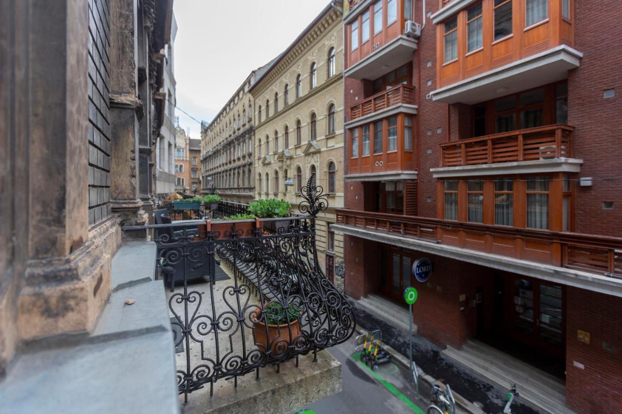 Spacious & Cozy Downtown Apartment With Balcony Budapest Exterior foto